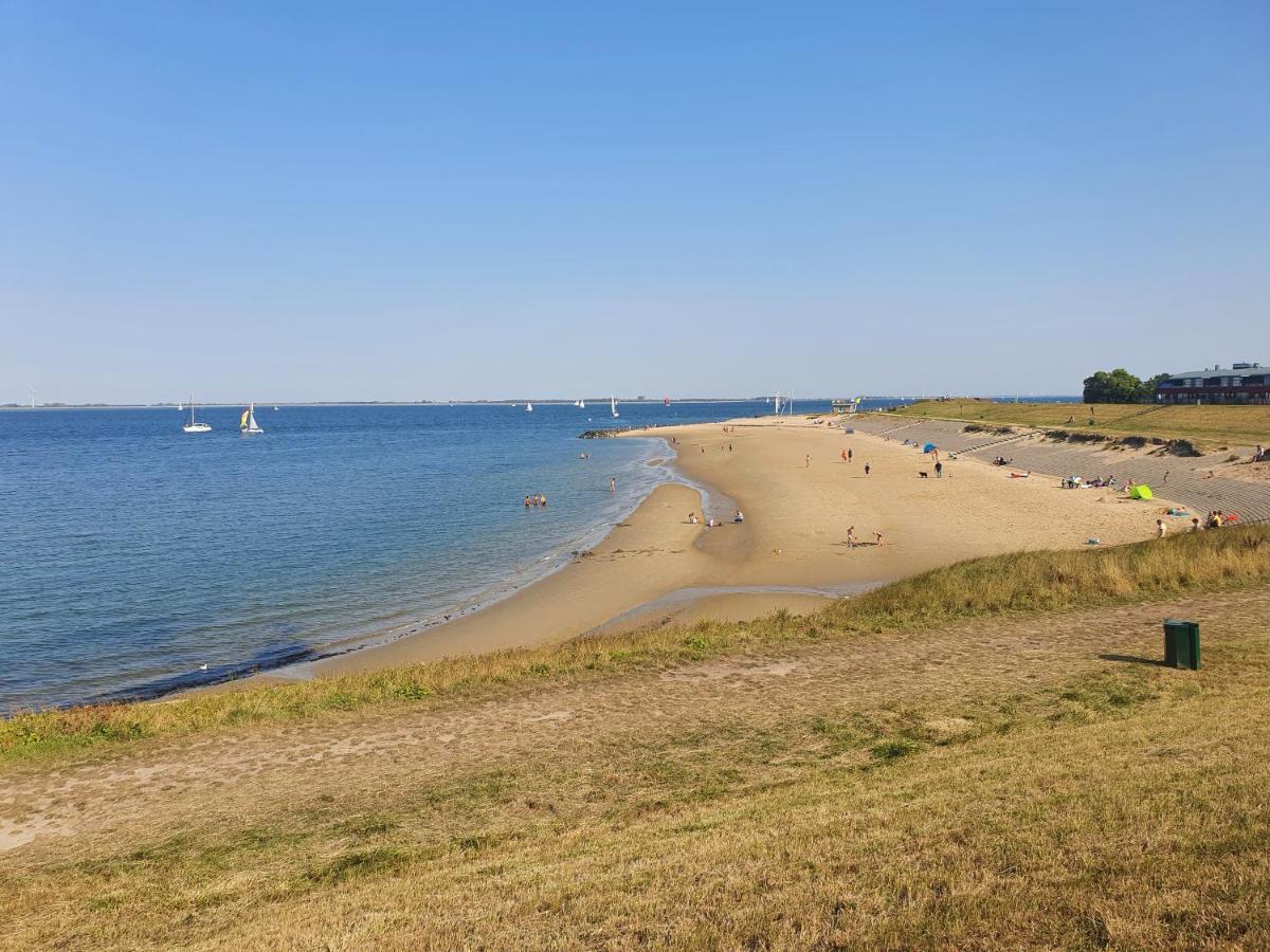 וומלדינגה Vakantiehuis Op Villapark Oesterbaai Aan Zee , Met Speeltuin Grenzend Aan De Tuin מראה חיצוני תמונה